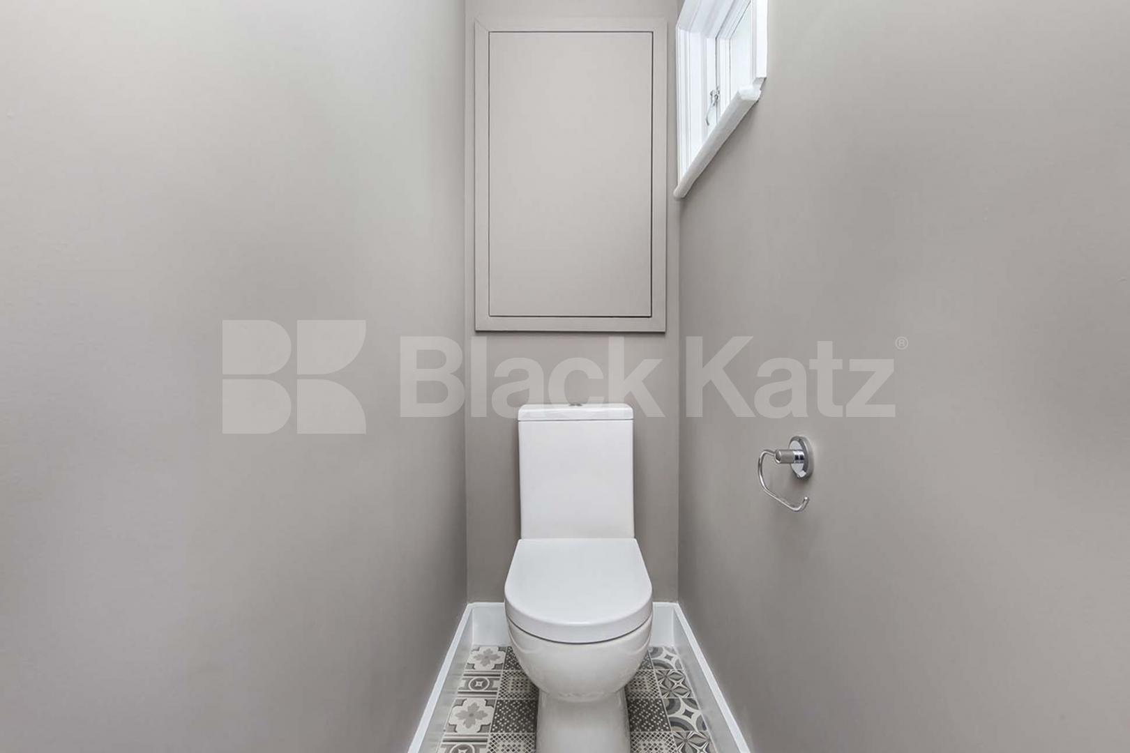 Triplex & offering 1160 Sq. Ft. of living & entertaining space Kendoa Road, Clapham